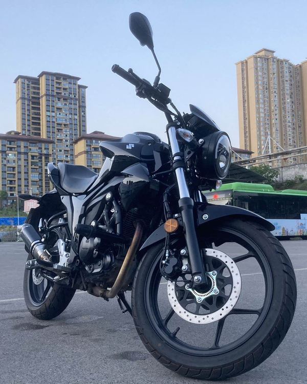 浅评铃木极客飒155nk