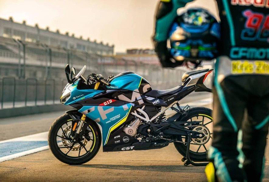 春风450sr和qj赛550,怎么选?