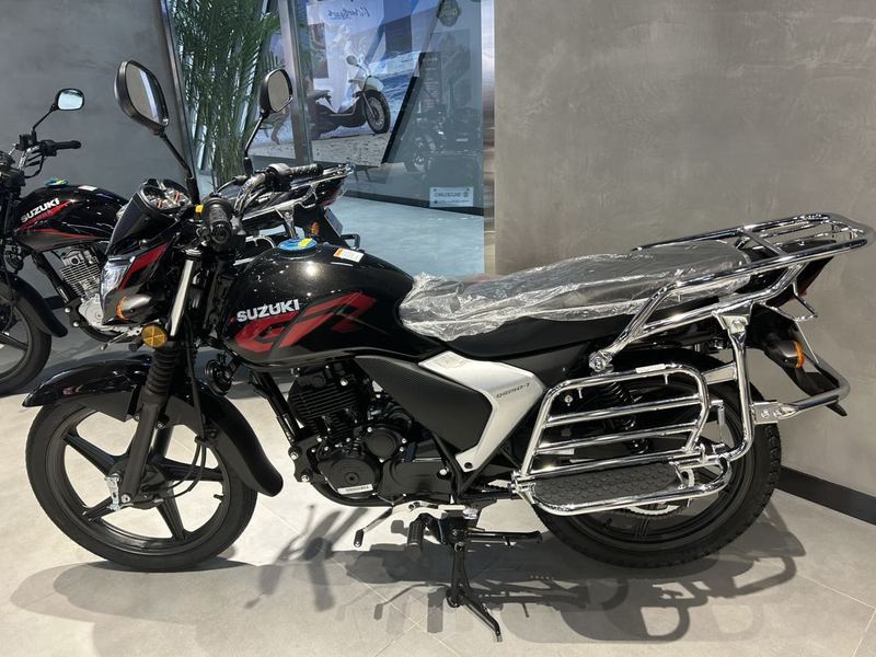 铃木跨骑——悍刃150