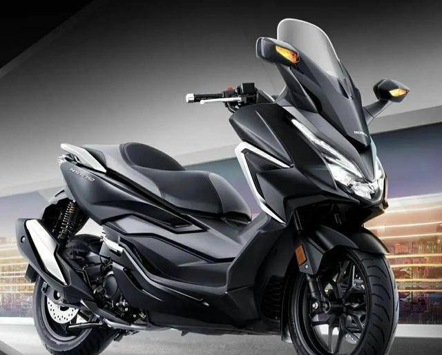 本田佛沙350比光阳s350贵了近三万块钱(包括购置税和加价).